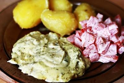 Delikatna ryba w sosie koperkowo-czosnkowym
