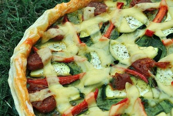 Quiche ze szpinakiem i chorizo