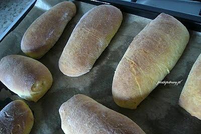 Drożdżowe bułeczki z jagodami