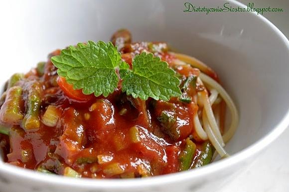 Lekki szparagowy spaghetti