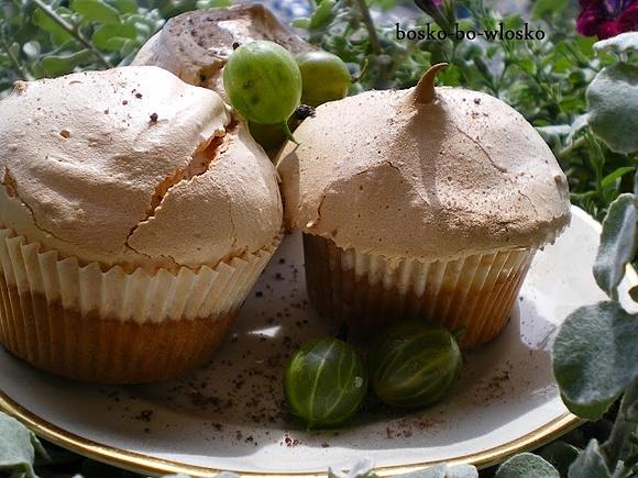 Muffinki z agrestem