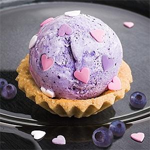 Kruche babeczki i lody jagodowe