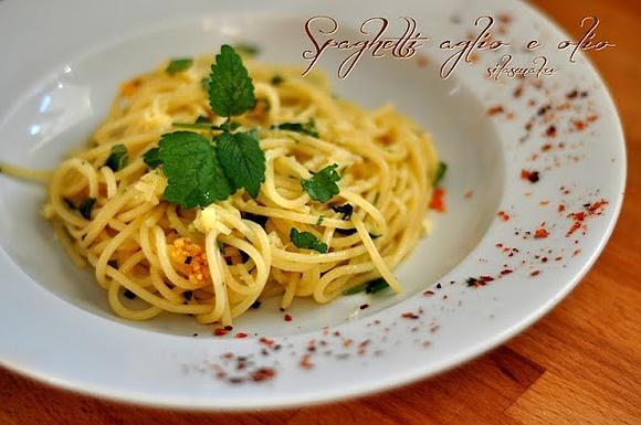 Spaghetti aglio e olio na oliwie truflowej - cztery kroki do pysznego obiadu