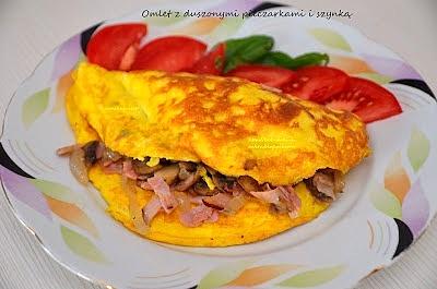 Omlet z duszonymi pieczarkami