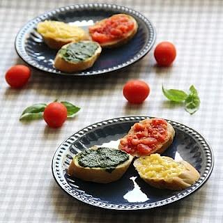 Bruschetta tricolore - włoska przystawka z trzech kolorów