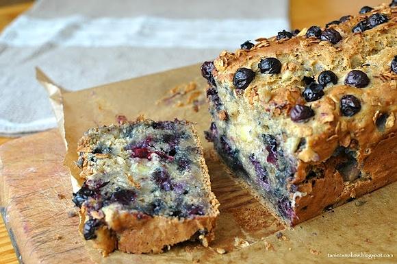 Zdrowy chlebek borówkowo-bananowy