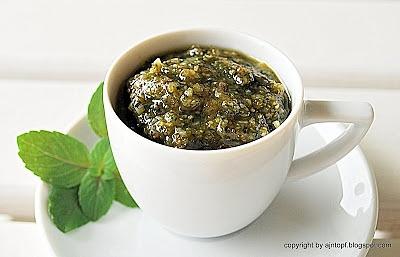 Domowe zielone pesto