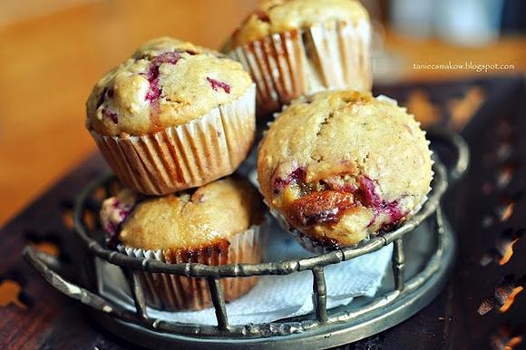 Muffiny z malinami i białą czekoladą
