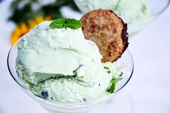 Lody miętowe z czekoladą