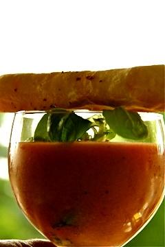 Pycha gazpacho z pomidorów i warzyw na imieniny