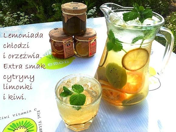 Lemonada limonowa na upalne dni