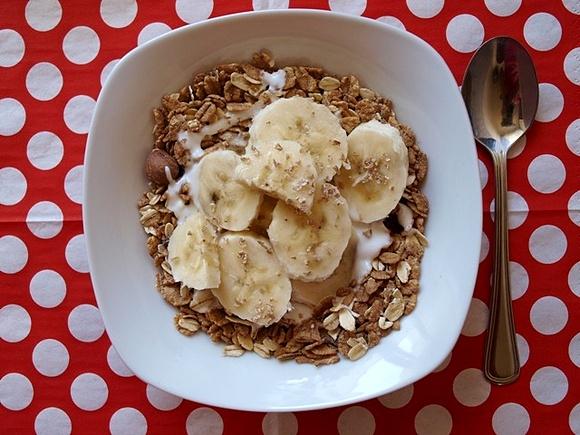 Jogurtowo-bananowe muesli na śniadanie