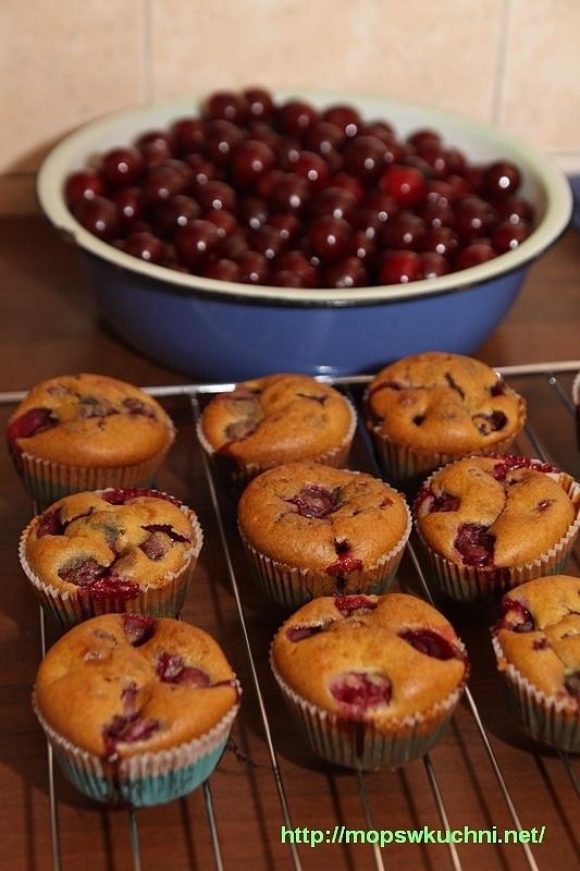 Muffinki z wiśniami