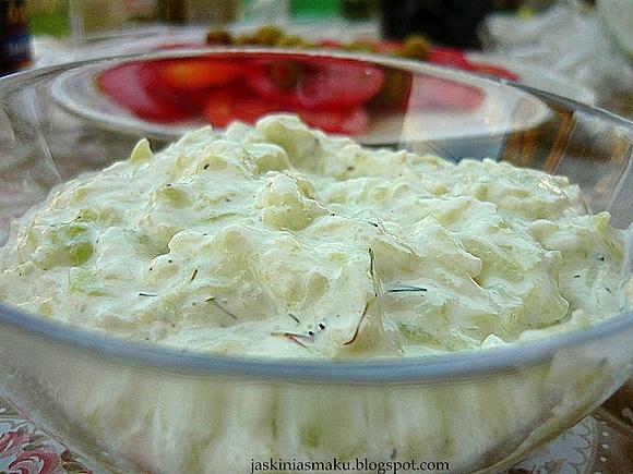 Sos tzatziki z ogórków i jogurtu greckiego