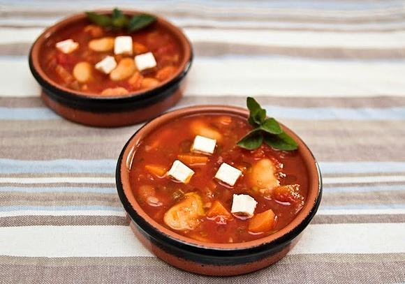 Zupa z białej fasoli i warzyw