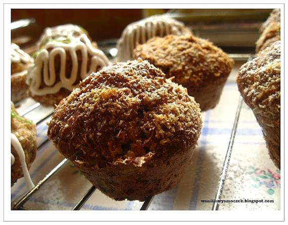 Bananowe muffinki z wiórkami kokosowymi na święta wielkanocne