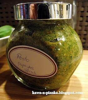 Pesto paprykowo-szpinakowe z orzechami