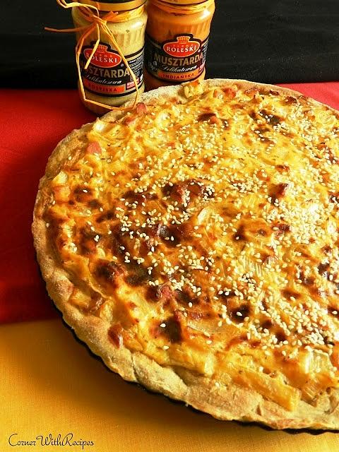 Zwiebelkuchen z musztardami Roleski
