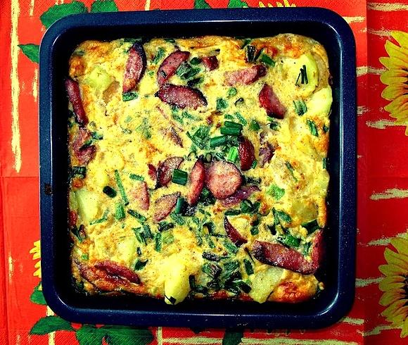 Frittata z ziemniakami i kiełbasą