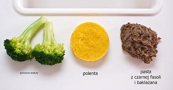 Pasta z czarnej fasoli i bakłażana z polentą