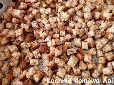 Ziołowe grzanki na pieczywie na śniadanie i kolację