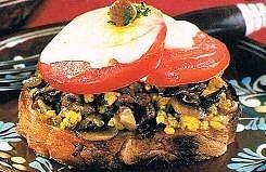 Tost pieczarkowy