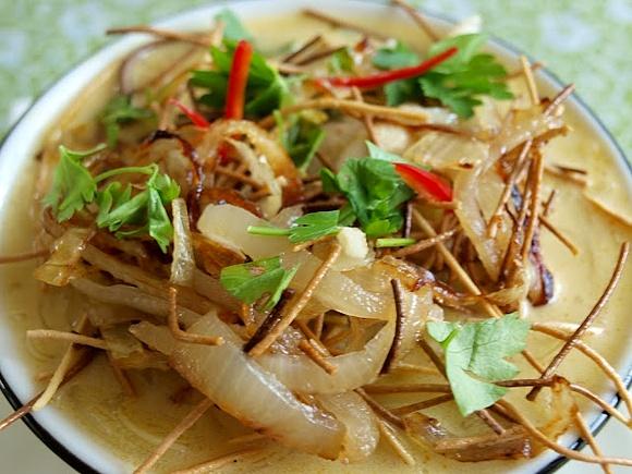 Kluseczki Chiang Mai bezglutenowa zupa tajska