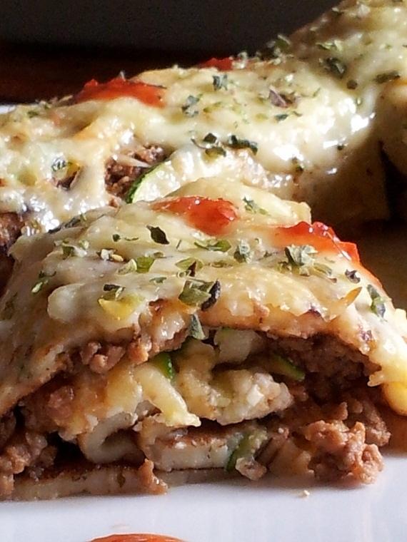 Taco naleśniki z mięsem, fetą i cukinią