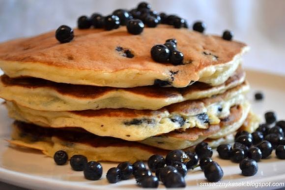 Ekspresowe letnie pancakes z jagodami