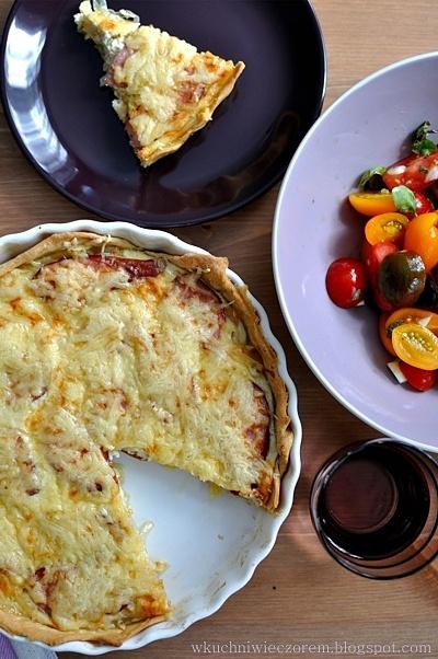 Tarta z cebulą i kiełbasą według Julii Child