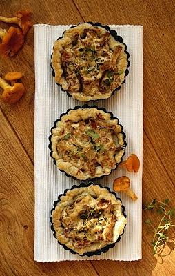 Tarteletki z kurkami, tymiankiem i parmezanem