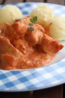 Potrawka z kurczaka z kurkumą chili i mascarpone w sosie pomidorowym