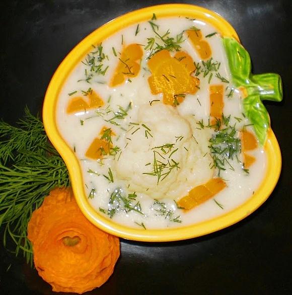 Kalafiorowa zupa częściowo mixowana