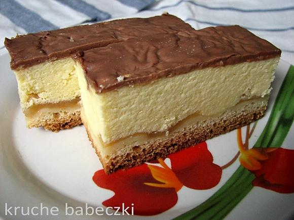 Sernik z jabłkami