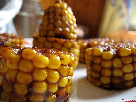 Glazurowana kukurydza z rozmarynem i chilli