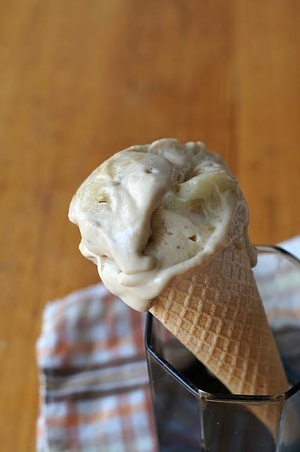 Ekspresowe bananowo-orzechowe lody składnikowe