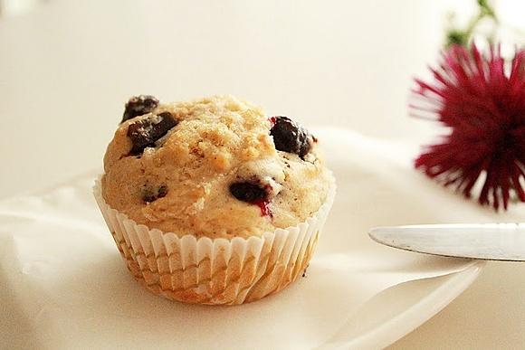Muffinki z borówkami, czekoladą i cynamonem