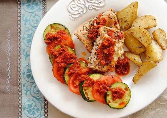 Schab z suszonymi pomidorami i mozzarellą