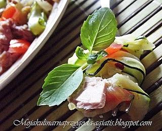 Tagliatelle z cukinii z tuńczykiem