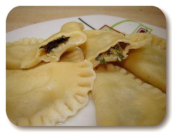 Pierogi z bazylią gotowane i pieczone