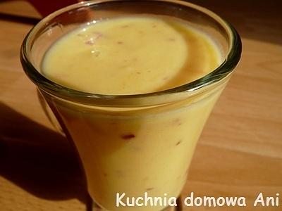 Eksotyczny koktajl z ananasa i nektarynek z Bieszczadów