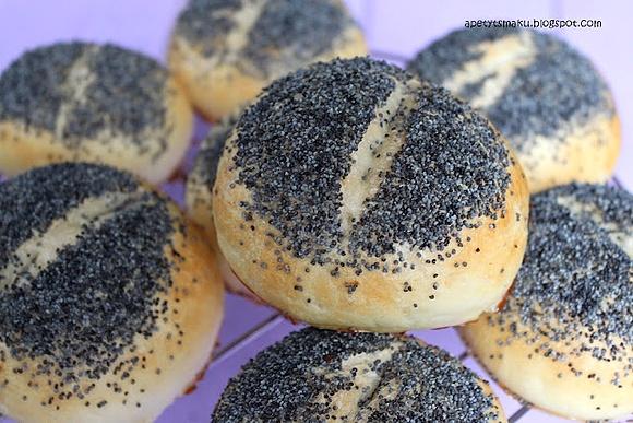 Crusty hard rolls - chrupiące bułki pszenne z makiem i nacięciem