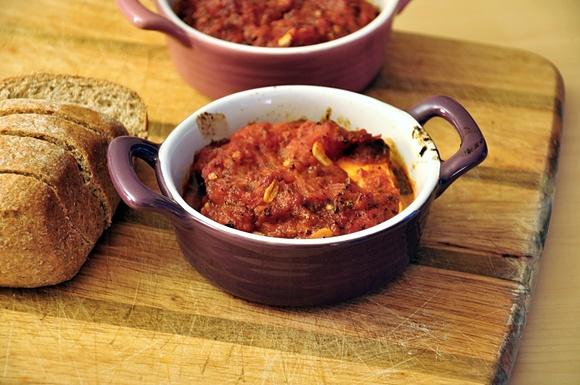 Feta pieczona z pomidorami i oregano