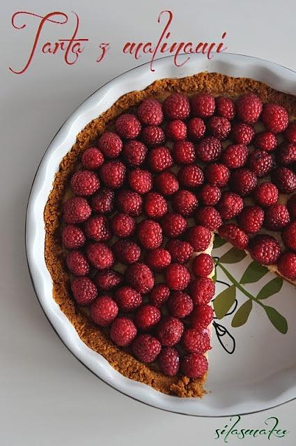 Tarta z malinami i kremem