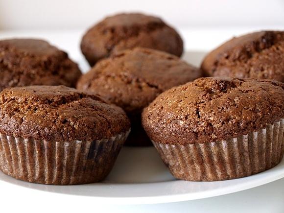 Nadziewane muffiny cynamonowe z borówkami amerykańskimi