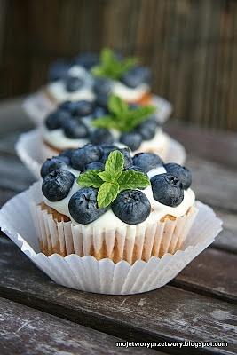 Muffinki sojowe z mascarpone i borówkami
