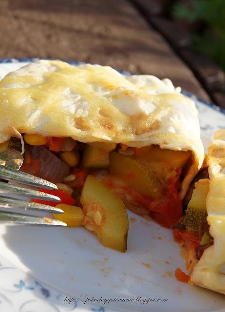 Zapiekana tortilla pełna warzyw