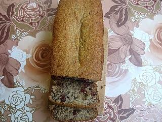 Chlebek bananowy z kokosem i żurawiną