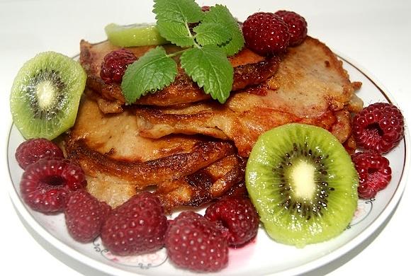 Piernikowe racuchy z malinami i kiwi