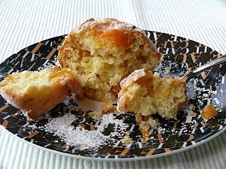 Muffinki ze skórką pomarańczową i morelami